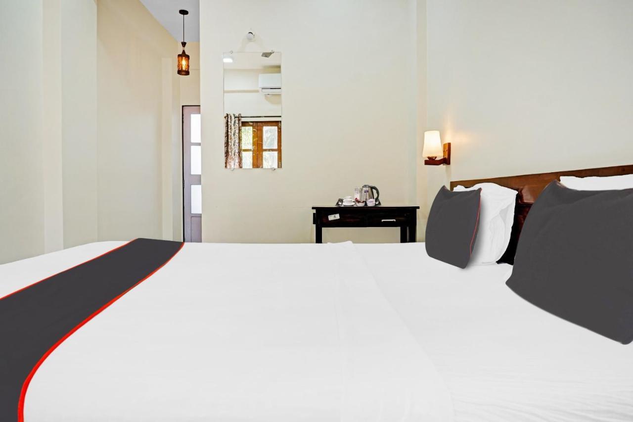 Collection O Shovi Beach View Resort Алібаґ Екстер'єр фото